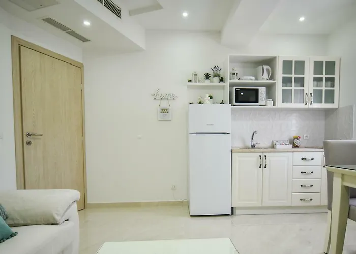 Gloria Apartments 2